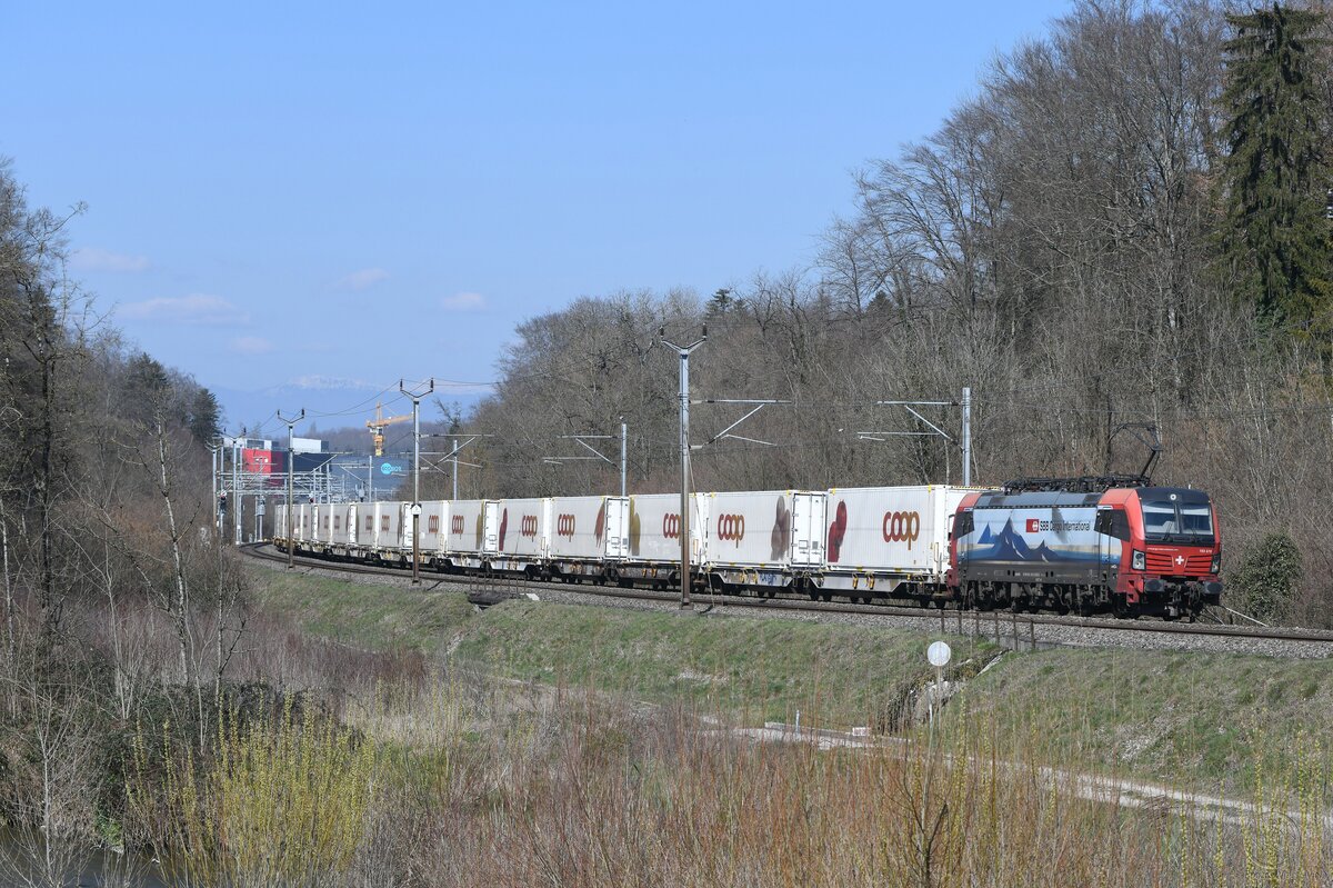 2025-03-18.SBB CFF FFS Cargo Vufflens-la-Ville
Locomotive électrique siemens Vectron 
Br 193 470  Fribourg  louer à RailCare 

© la photo vous intéresse merci de me contacter
photos-vietti-violi@ik.me