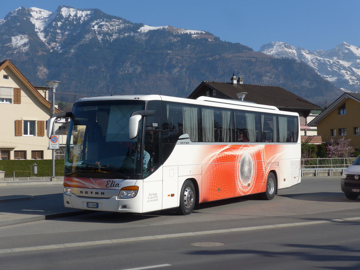 (203'052) - Aus Italien: Elia Viaggi - FK-746 WC - Setra am 23. Mrz 2019 beim Bahnhof Sarnen