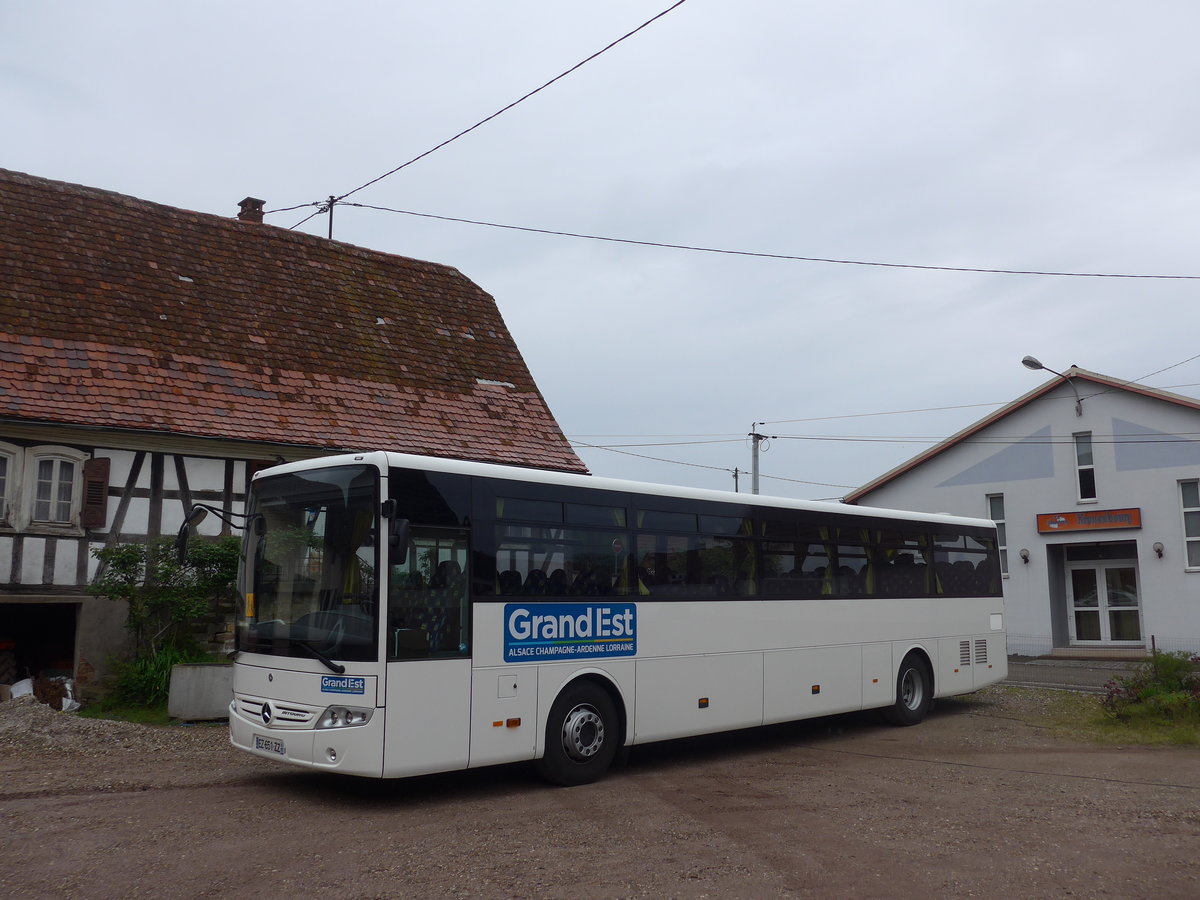 (204'176) - ??? - EZ 651 ZZ - Mercedes am 27. April 2019 in Stundwiller, Rue de l'glise