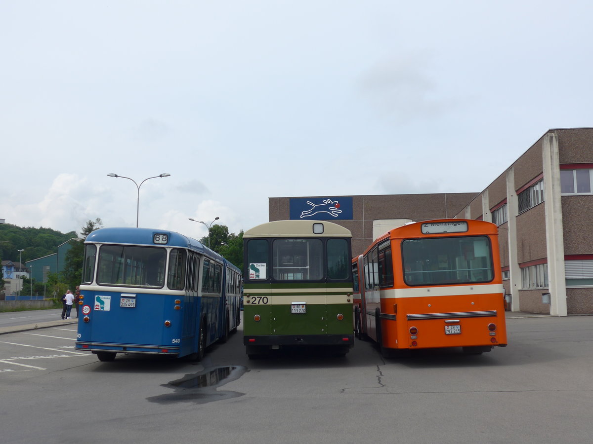 (206'578) - VBZ Zrich (TMZ) - Nr. 540/ZH 315'491 - Saurer/Saurer (ex Nr. 7540; ex Nr. 540) + SVB Bern (Bernmobil historique) - Nr. 270/BE 113'270 - FBW/SWS-Gangloff + ZVB Zug (RWB) - Nr. 35/ZH 797'215 - FBW/Hess am 22. Juni 2019 in Emmenbrcke, Debrunner Acifer