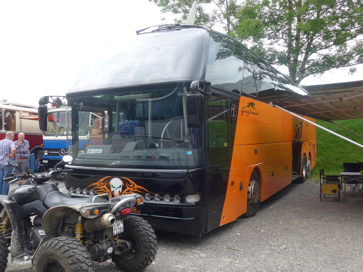 (208'883) - Sollberger, Wittenbach - AR 46'659 - Neoplan am 17. August 2019 in Atzmnnig, Schutt