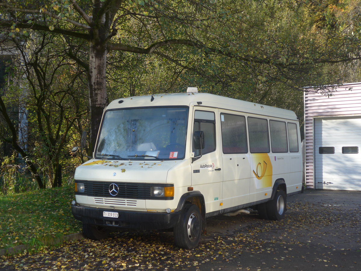 (210'512) - Barenco, Faido - TI 319'313 - Mercedes (ex Autopostale, Muggio; ex Autopostale, Mendrisio; ex Malacrida, Mendrisio Nr. 36) am 26. Oktober 2019 in Faido, Garage (mit Jahrgang 1991 vermutlich ltestes Postauto, das noch im Betrieb ist)