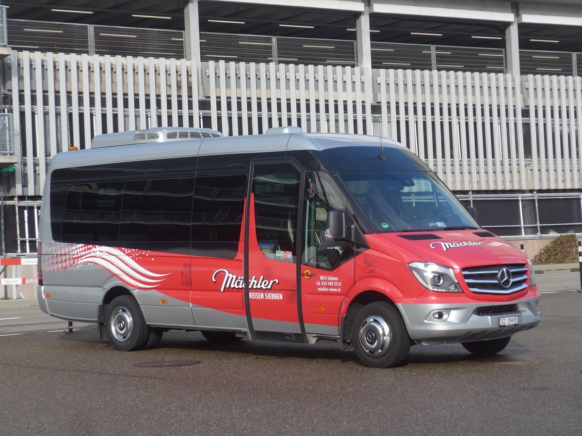 (211'056) - Mchler, Siebnen - SZ 29'935 - Mercedes am 12. November 2019 in Zrich, Flughafen