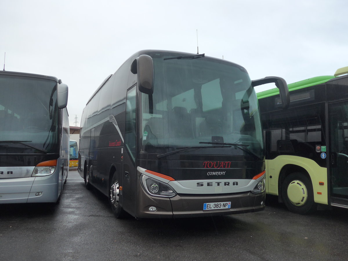 (213'051) - Aus Frankreich: Touati, Yerres - EL 383 NP - Setra am 22. Dezember 2019 in Kerzers, Interbus