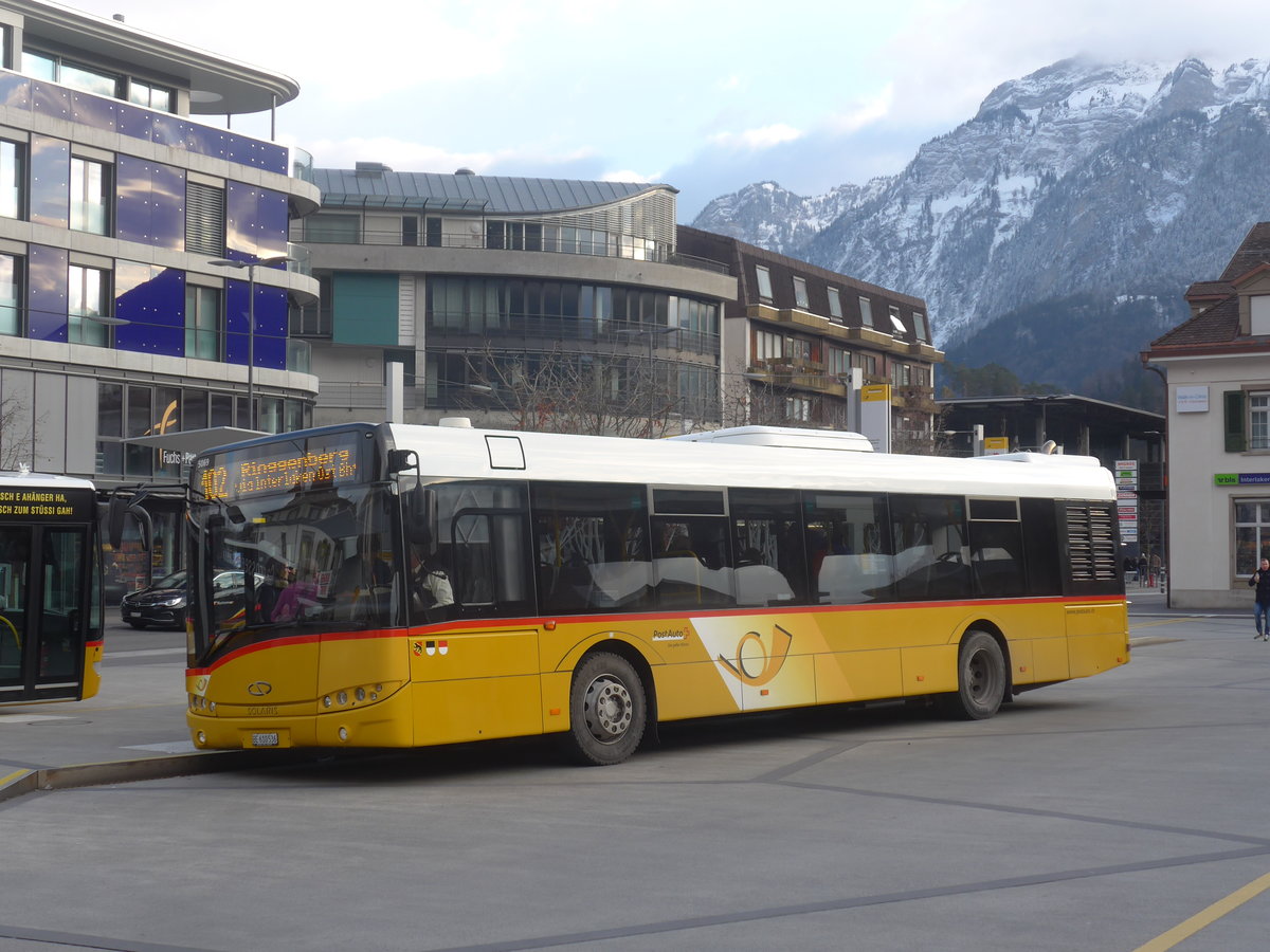 (213'948) - PostAuto Bern - BE 610'536 - Solaris am 19. Januar 2020 beim Bahnhof Interlaken West 