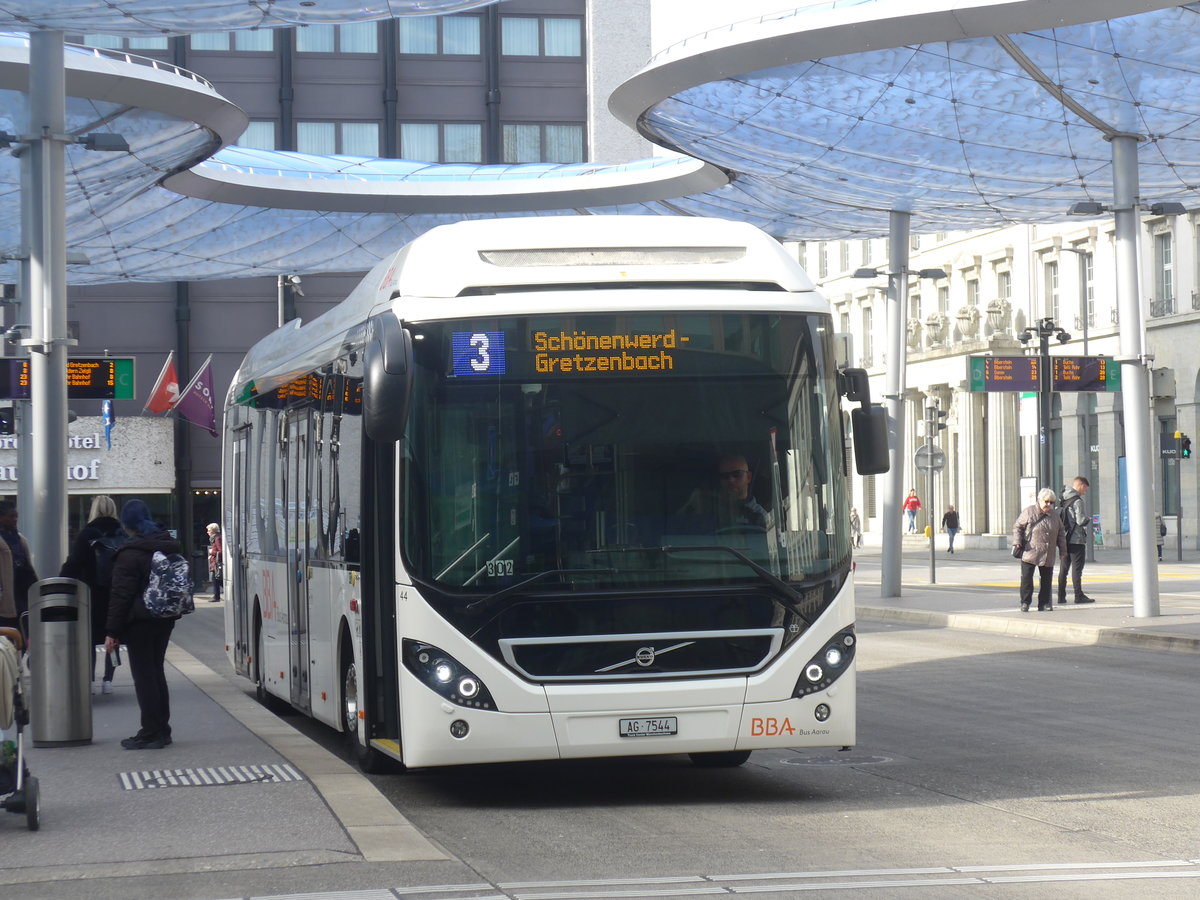 (214'611) - BBA Aarau - Nr. 44/AG 7544 - Volvo am 20. Februar 2020 beim Bahnhof Aarau