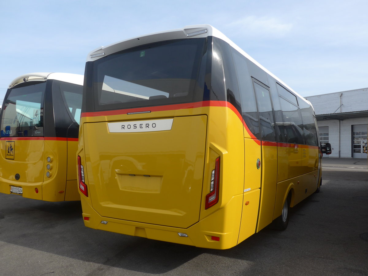 (216'246) - CarPostal Ouest - PID 11'381 - Iveco/Rosero am 19. April 2020 in Kerzers, Interbus