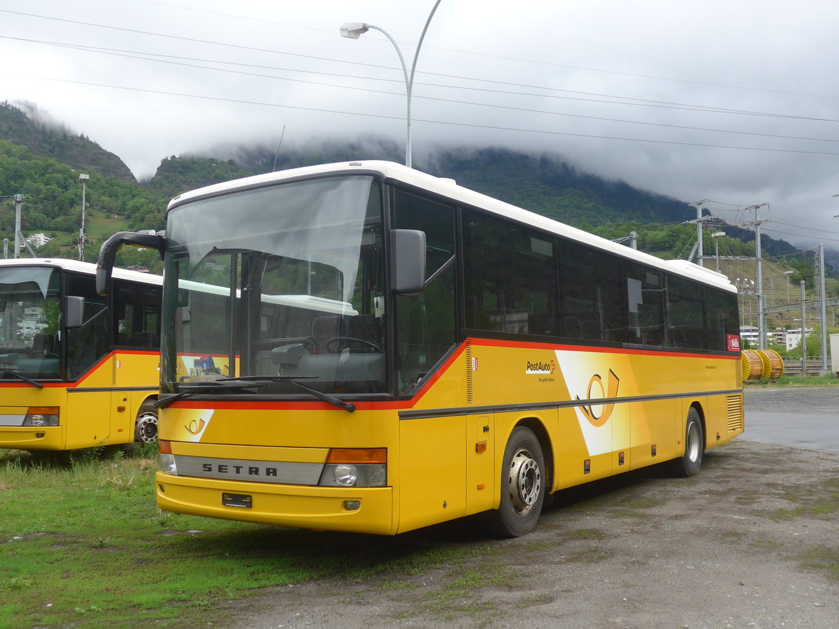 (216'641) - PostAuto Wallis - (VS 241'975) - Setra am 2. Mai 2020 bei Brig