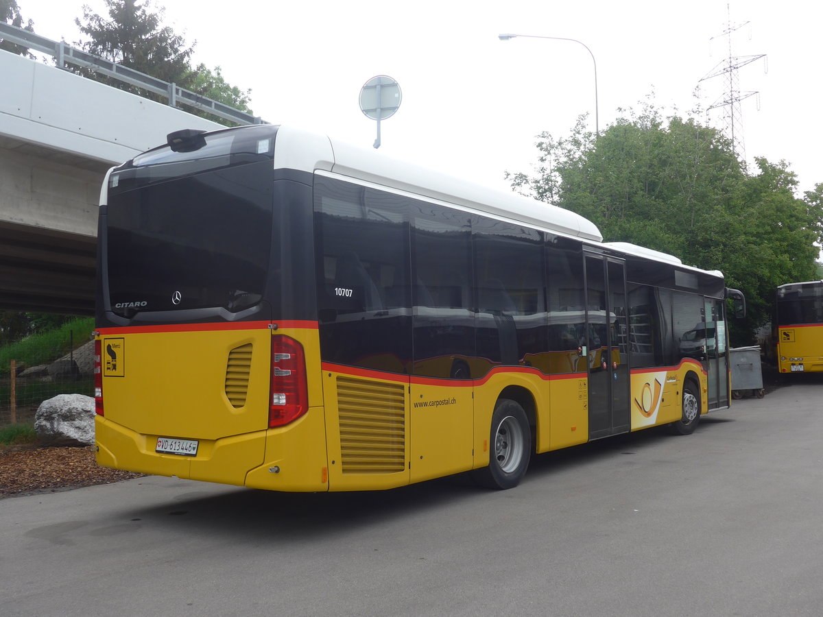 (216'723) - CarPostal Ouest - VD 613'446 - Mercedes am 3. Mai 2020 in Kerzers, Interbus