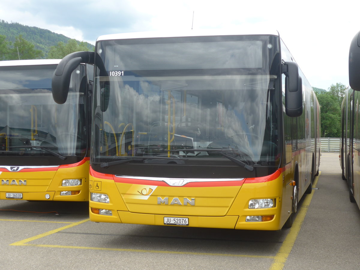 (216'941) - CarPostal Ouest - JU 52'076 - MAN (ex Nr. 38) am 10. Mai 2020 in Develier, Parkplatz