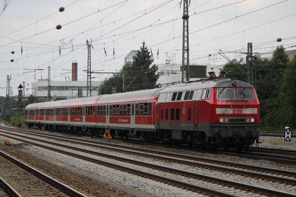 218 426-5 mit RB27043 von M�nchen Hbf nach M�hldorf(Oberbay)bei der Durchfahrt in M�nchen-Heimeranplatz.26.07.2016