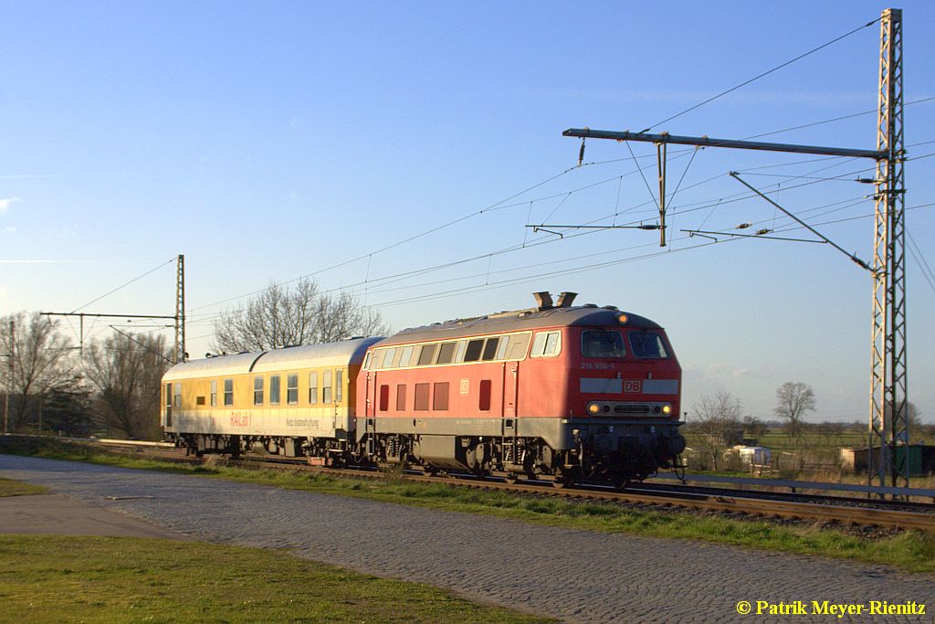 218 836 mit RaiLab 1 in Neukloster (Kreis Stade) Richtung Hamburg-Harburg am 13.04.2015