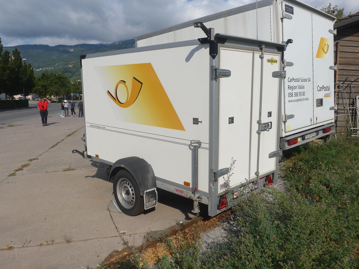 (220'465) - PostAuto Wallis - VS 278'090 - Humbaur Gep�ckanh�nger am 6. September 2020 in Sierre, Garage TSAR 