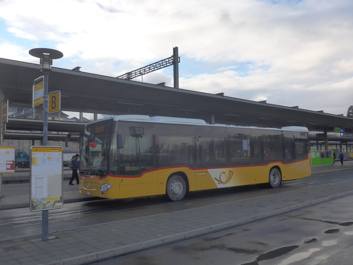 (222'965) - PostAuto Bern - BE 654'090 - Mercedes am 7. Dezember 2020 beim Bahnhof Spiez