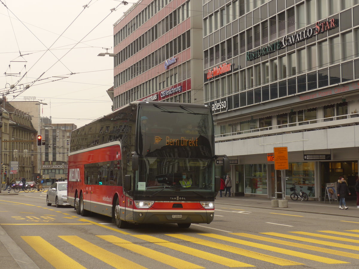 (223'410) - Wieland, Murten - Nr. 93/FR 300'600 - Van Hool am 6. Februar 2021 beim Bahnhof Bern