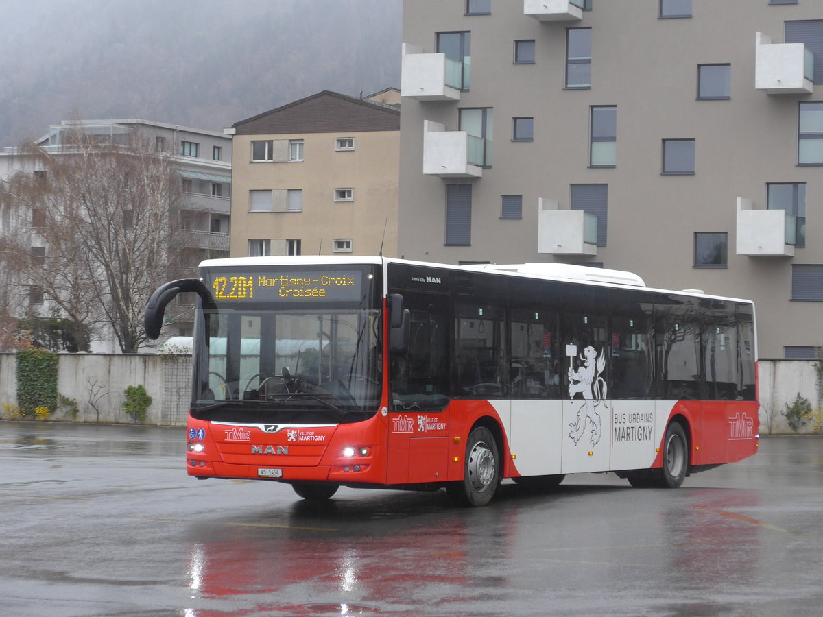 (224'221) - TMR Martigny - Nr. 154/VS 1454 - MAN am 14. Mrz 2021 beim Bahnhof Martigny