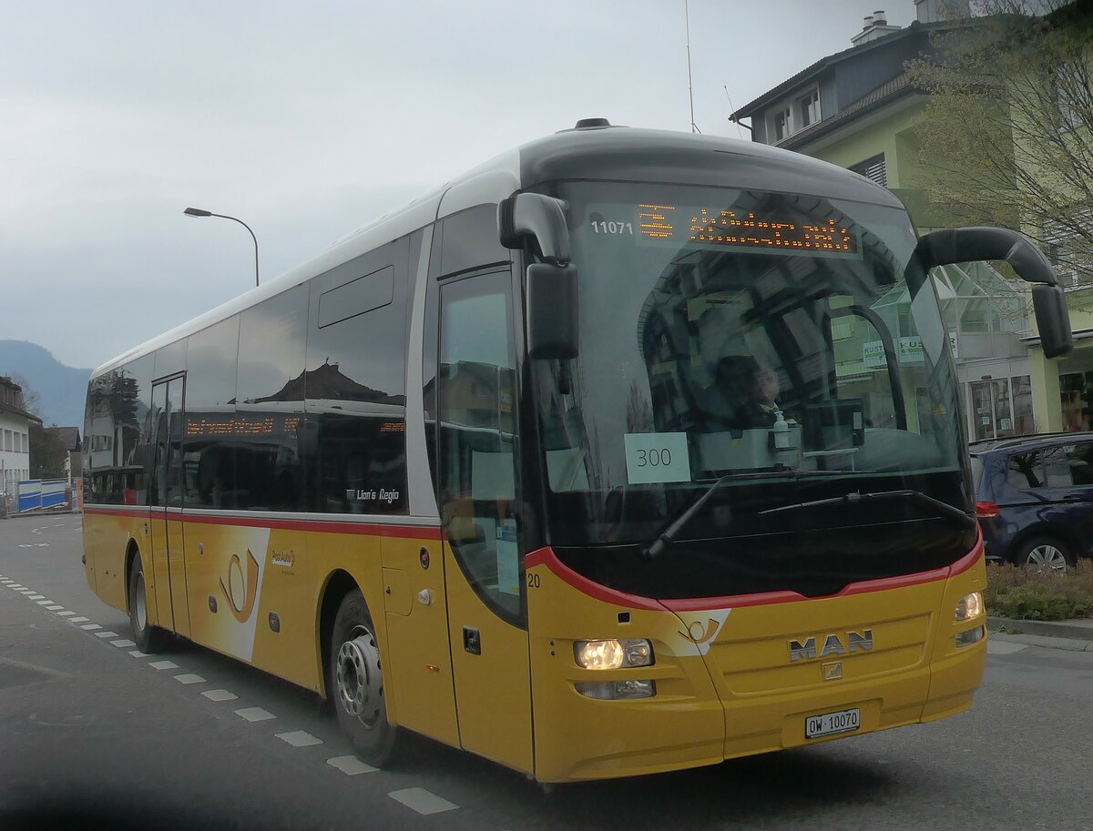 (225'065) - PostAuto Zentralschweiz - Nr. 20/OW 10'070 - MAN (ex Dillier, Sarnen Nr. 20) am 18. April 2021 beim Bahnhof Stans