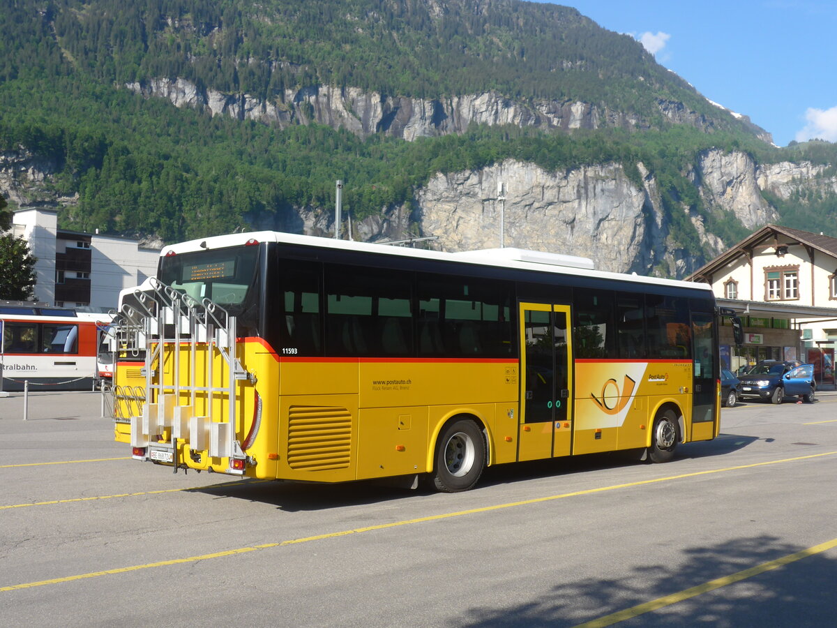 (225'812) - Flck, Brienz - Nr. 24/BE 868'724 - Iveco am 11. Juni 2021 in Meiringen, Postautostation