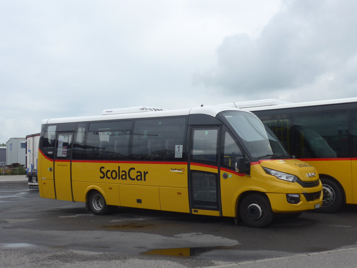 (226'169) - CarPostal Ouest - VD 457'246 - Iveco/Rosero am 4. Juli 2021 in Kerzers, Interbus