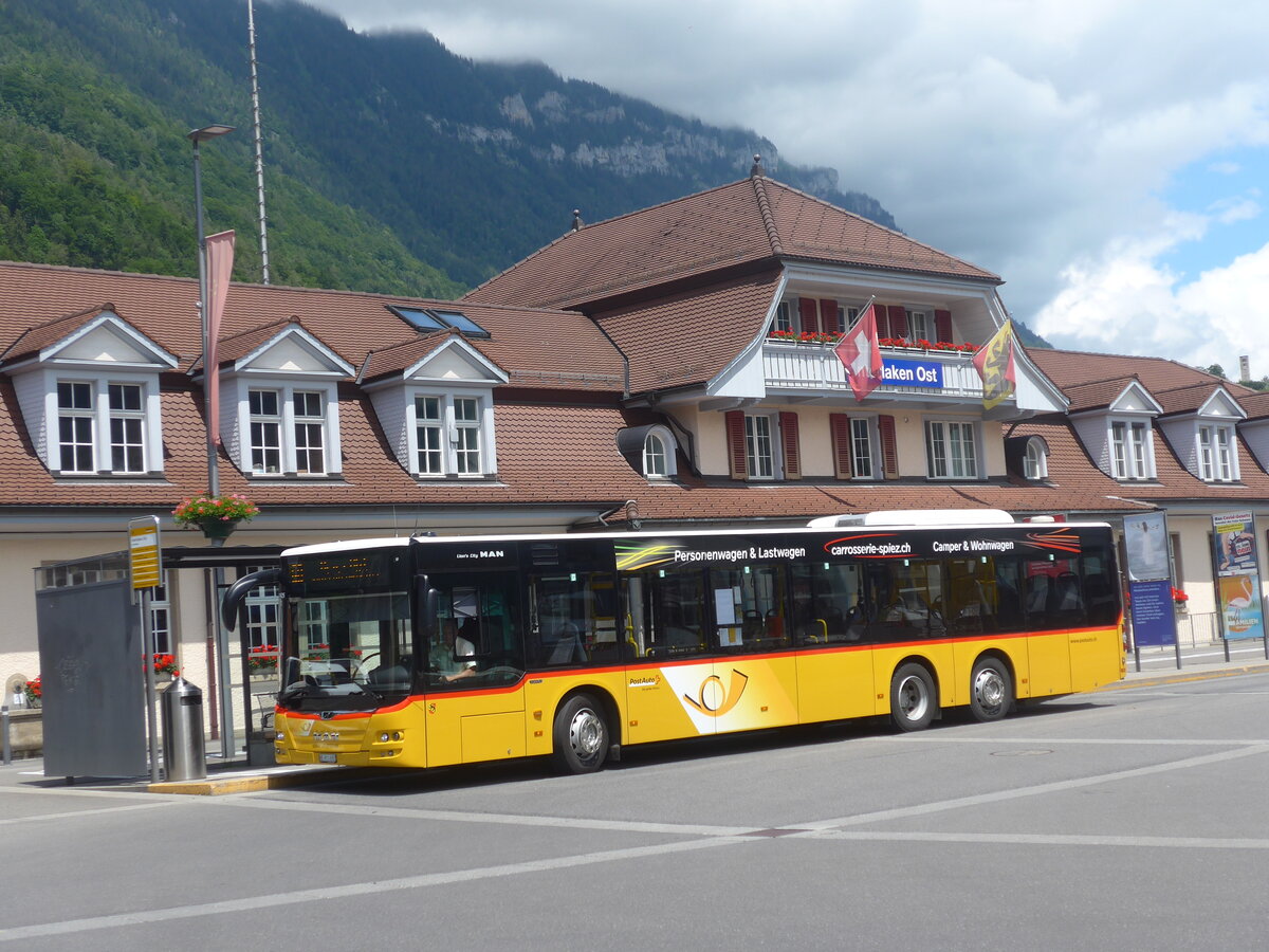 (226'398) - PostAuto Bern - BE 811'692 - MAN am 11. Juli 2021 beim Bahnhof Interlaken Ost
