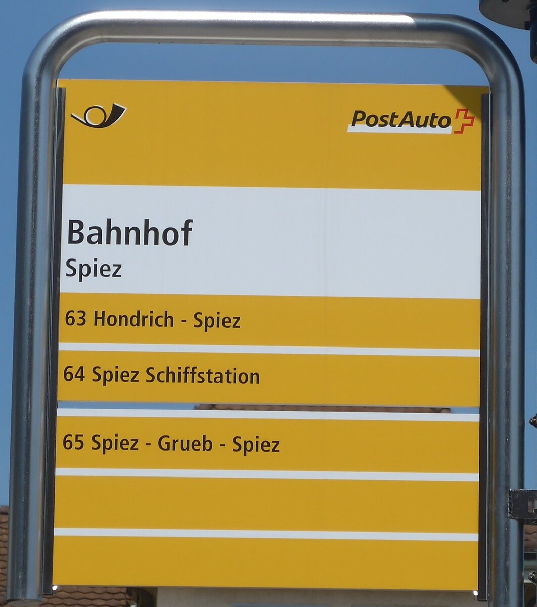 (226'649) - PostAuto-Haltestellenschild - Spiez, Bahnhof - am 21. Juli 2021