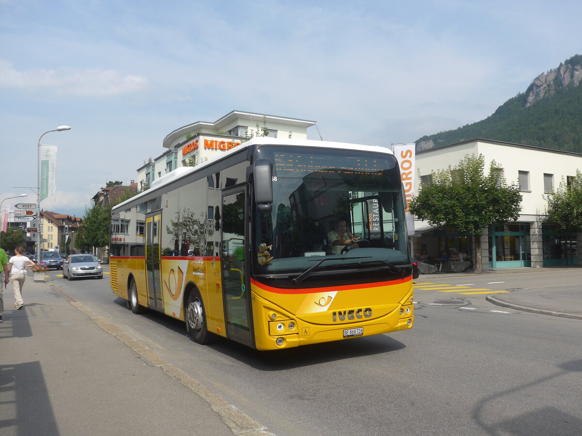 (226'709) - Flck, Brienz - Nr. 26/BE 868'726 - Iveco am 24. Juli 2021 in Meiringen, Bahnhofstrasse