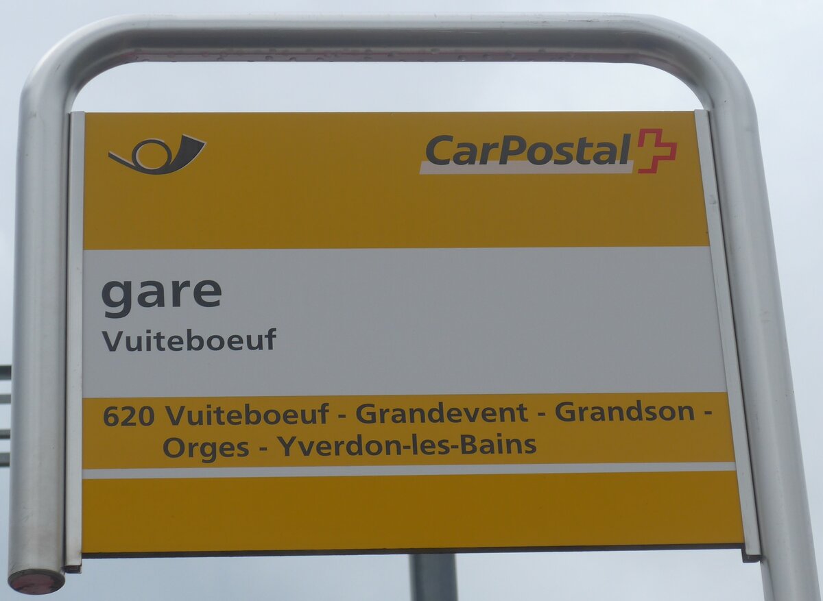 (226'866) - PostAuto-Haltestellenschild - Vuiteboeuf, gare - am 1. August 2021