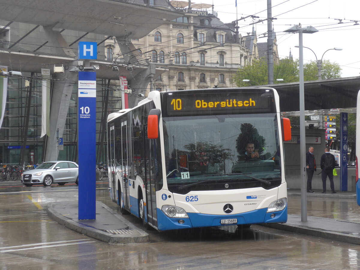 (228'192) - VBL Luzern - Nr. 625/LU 15'689 - Mercedes am 19. September 2021 beim Bahnhof Luzern