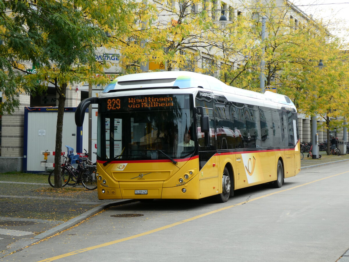 (228'487) - PostAuto Ostschweiz - TG 209'425 - Volvo am 27. September 2021 beim Bahnhof Frauenfeld