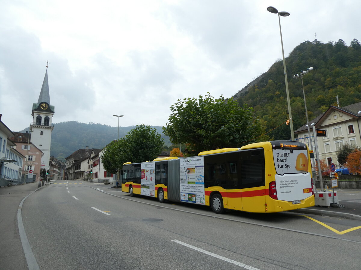 (228'974) - BLT Oberwil - Nr. 18/BL 203'458 - Mercedes am 12. Oktober 2021 in Waldenburg, Station