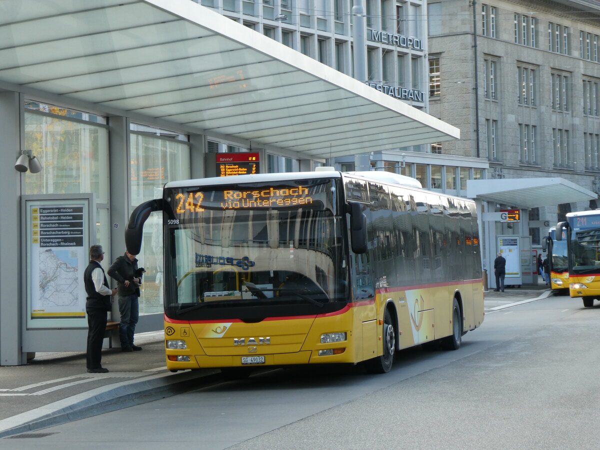 (229'083) - Schwizer, Goldach - SG 49'032 - MAN am 13. Oktober 2021 beim Bahnhof St. Gallen