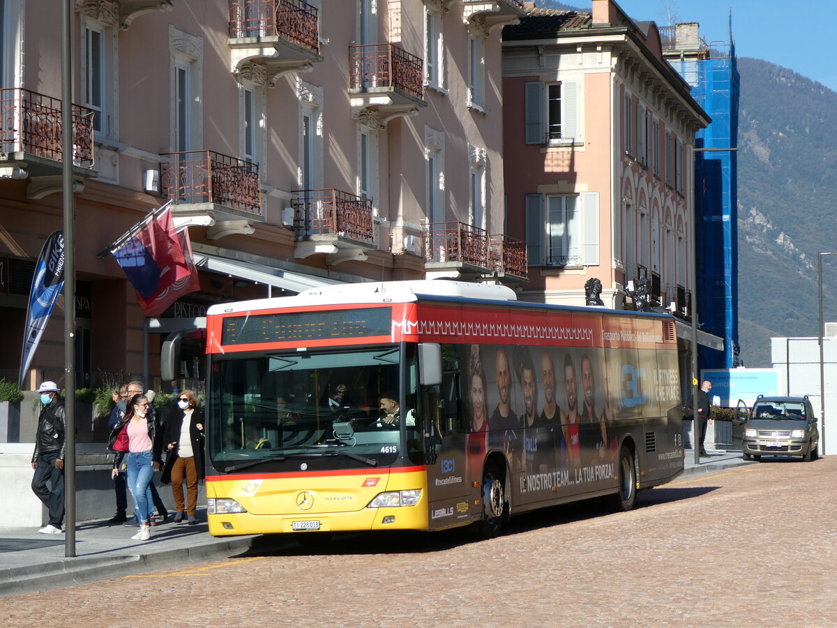 (229'204) - AutoPostale Ticino - TI 228'018 - Mercedes am 14. Oktober 2021 beim Bahnhof Bellinzona