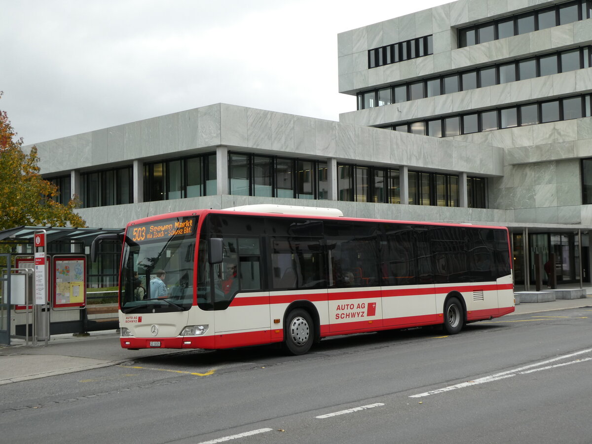 (229'641) - AAGS Schwyz - Nr. 21/SZ 10'121 - Mercedes am 22. Oktober 2021 in Schwyz, Zentrum
