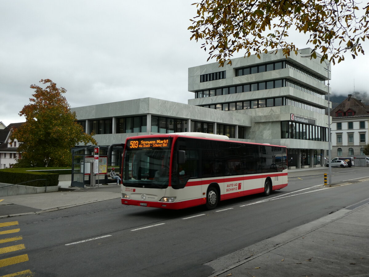 (229'657) - AAGS Schwyz - Nr. 21/SZ 10'121 - Mercedes am 22. Oktober 2021 in Schwyz, Zentrum