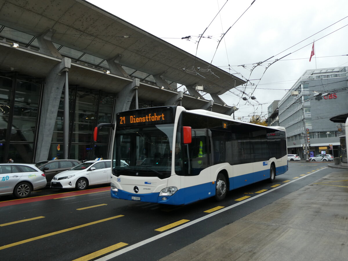 (229'718) - VBL Luzern - Nr. 96/LU 15'060 - Mercedes am 22. Oktober 2021 beim Bahnhof Luzern