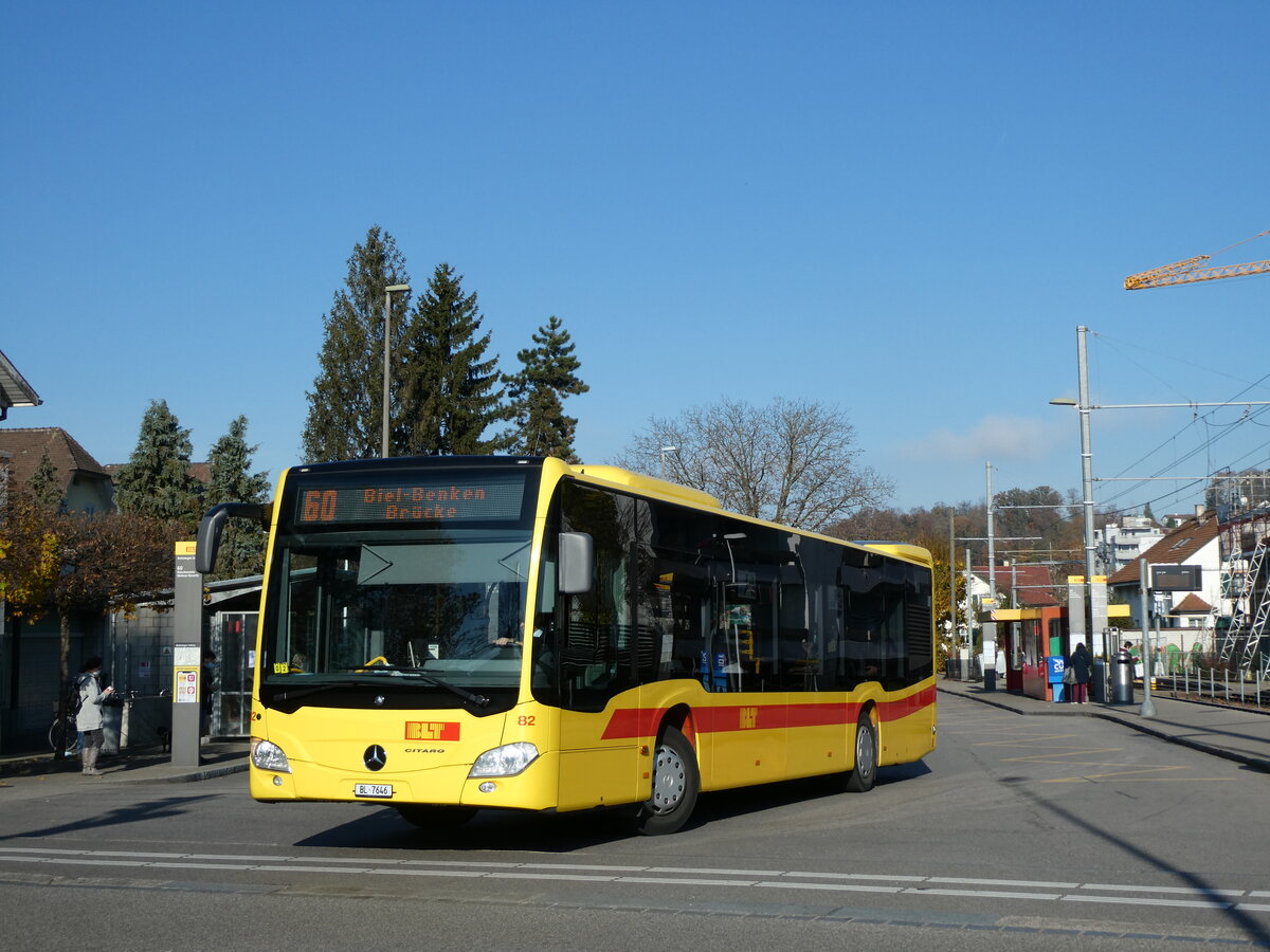 (230'238) - BLT Oberwil - Nr. 82/BL 7646 - Mercedes am 9. November 2021 in Bottmingen, Schloss