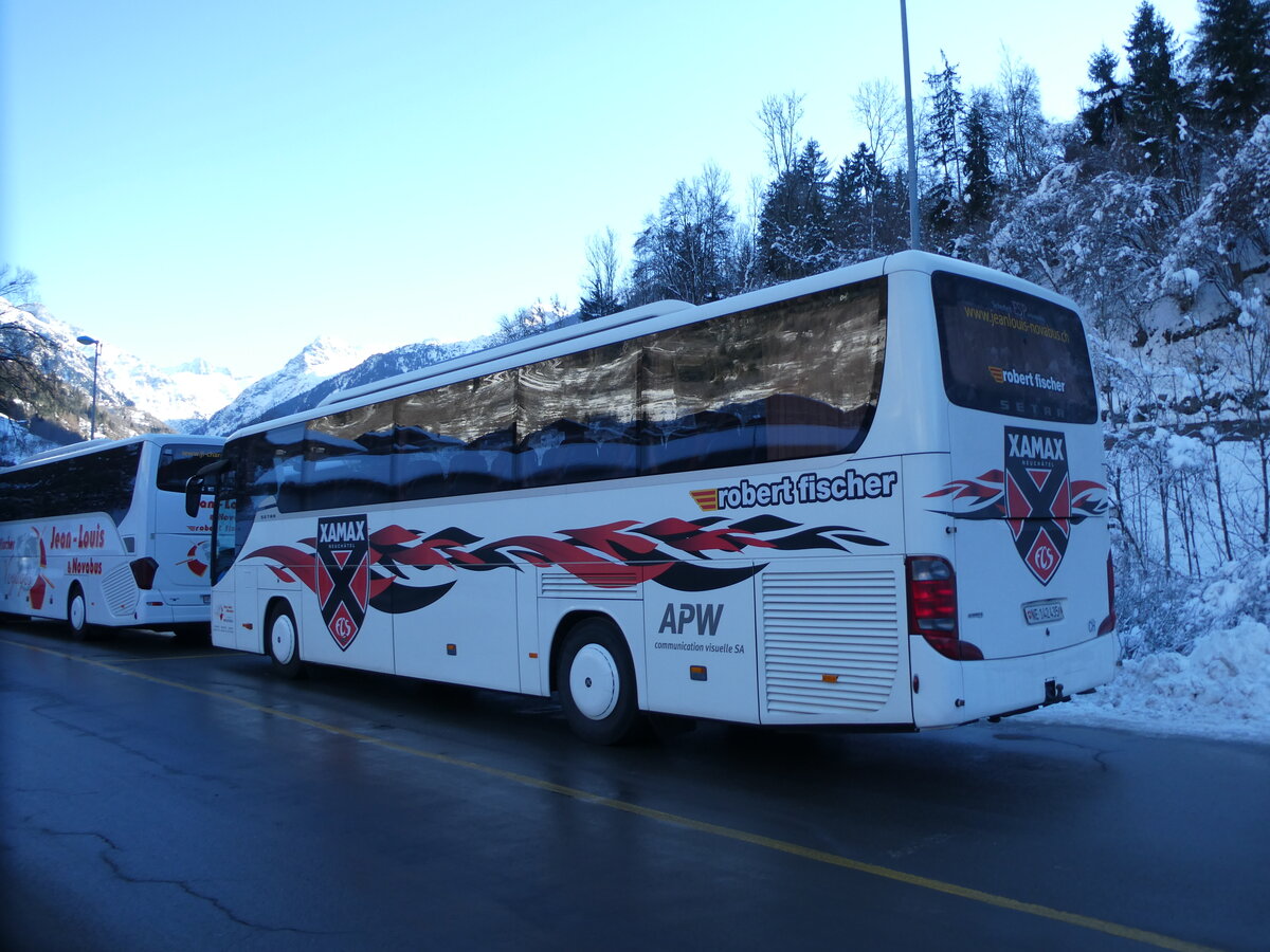 (231'495) - Jean-Louis, Ftigny - Nr. 45/NE 142'435 - Setra am 18. Dezember 2021 beim Bahnhof Le Chble