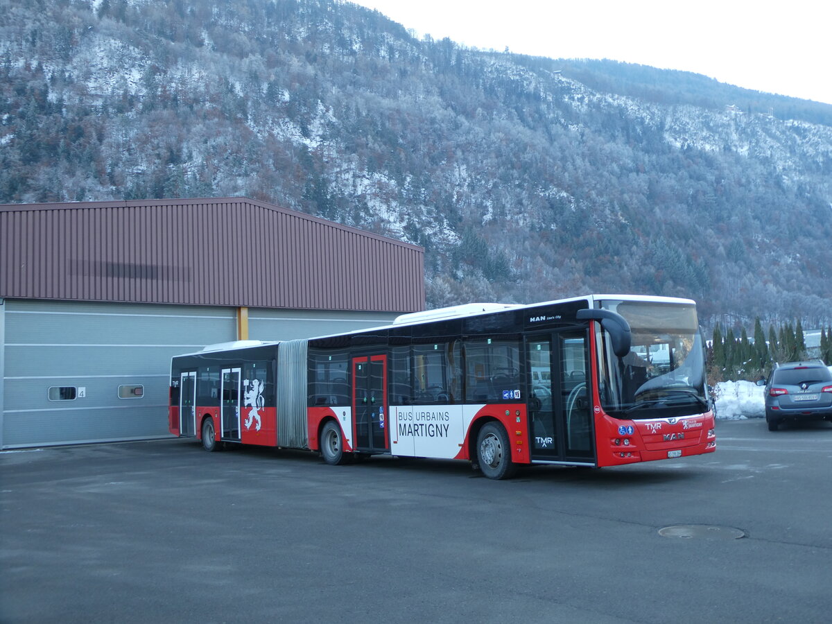 (231'499) - TMR Martigny - Nr. 153/VS 196'364 - MAN am 18. Dezember 2021 in Martigny, Garage