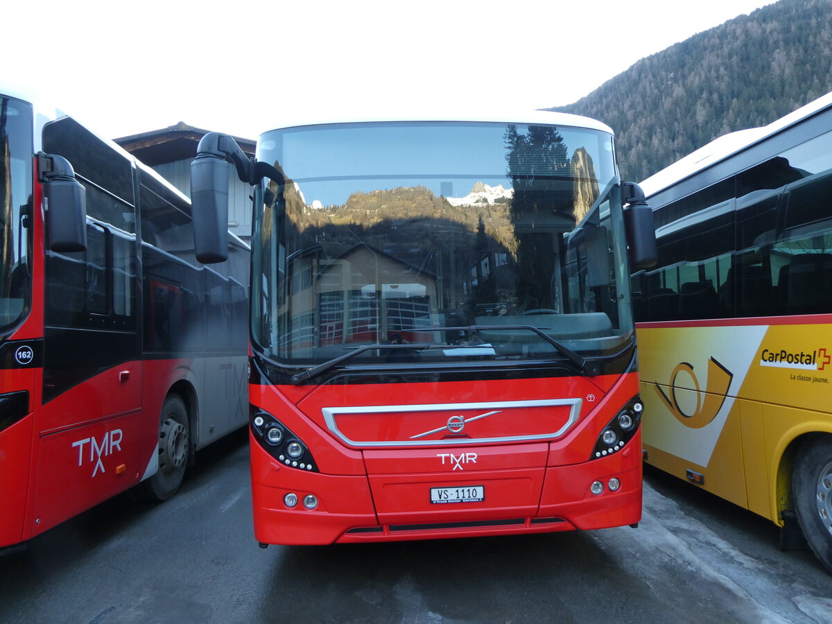 (231'677) - TMR Martigny - Nr. 163/VS 1110 - Volvo am 1. Januar 2022 in Le Chble, Garage