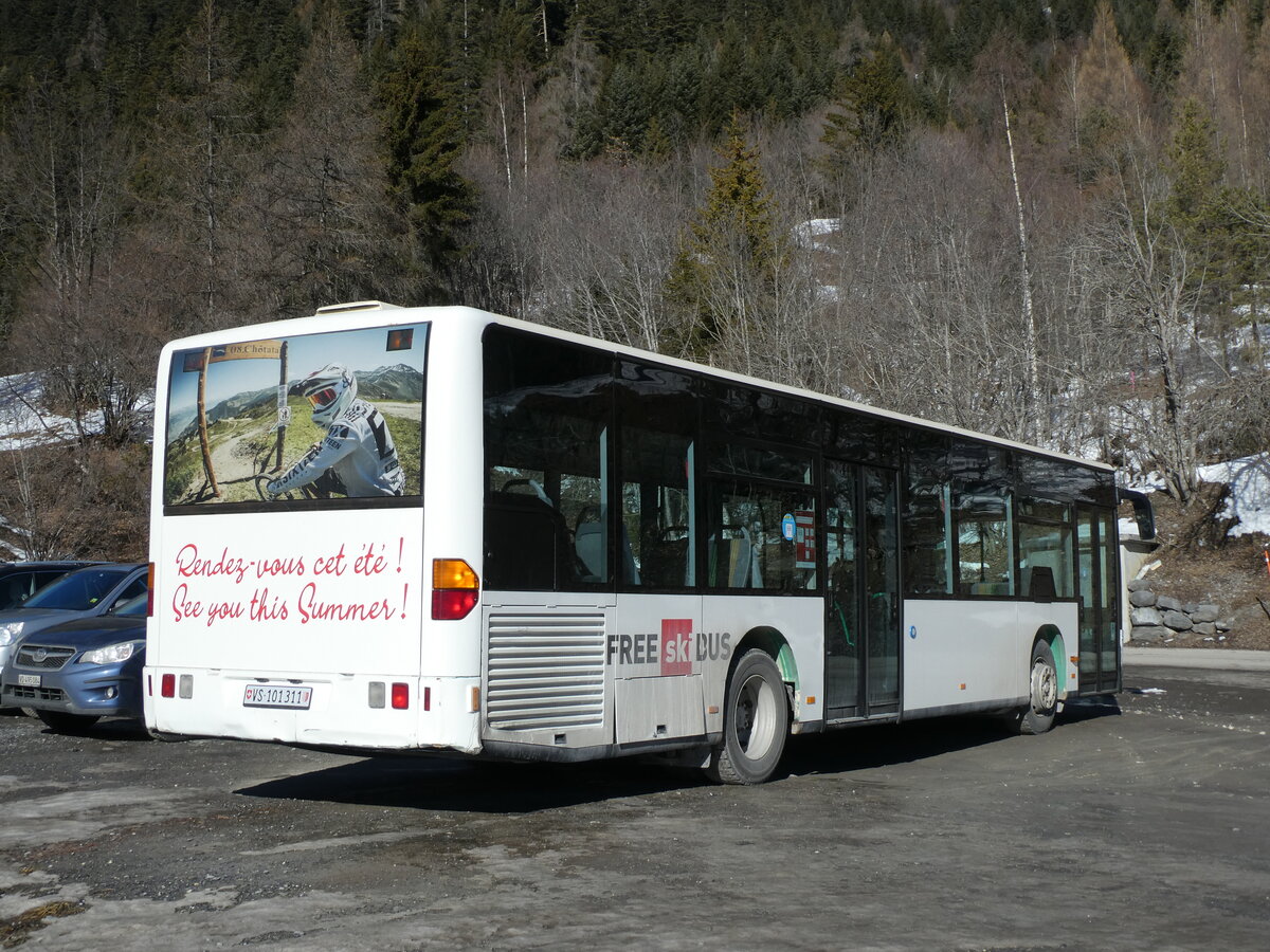 (232'082) - Buchard, Leytron - Nr. 68/VS 101'311 - Mercedes (ex MBC Morges Nr. 66) am 18. Januar 2022 in Ovronnaz, Lui Teise