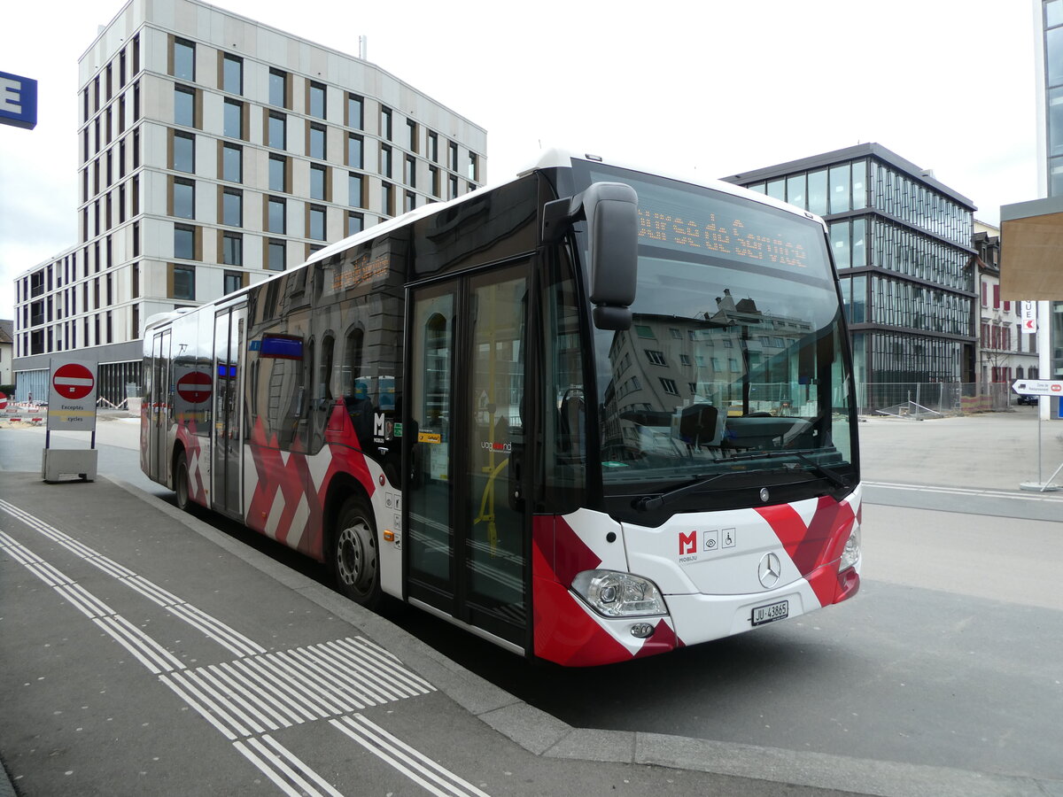 (232'662) - CarPostal Ouest - JU 43'865 - Mercedes am 6. Februar 2022 beim Bahnhof Delmont