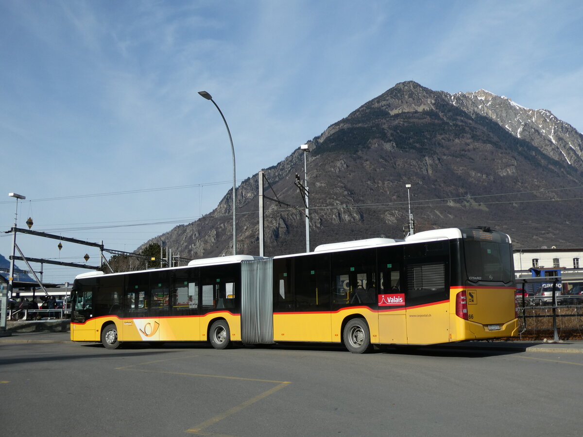 (232'794) - PostAuto Wallis - Nr. 66/VS 12'670 - Mercedes am 12. Februar 2022 beim Bahnhof Martigny