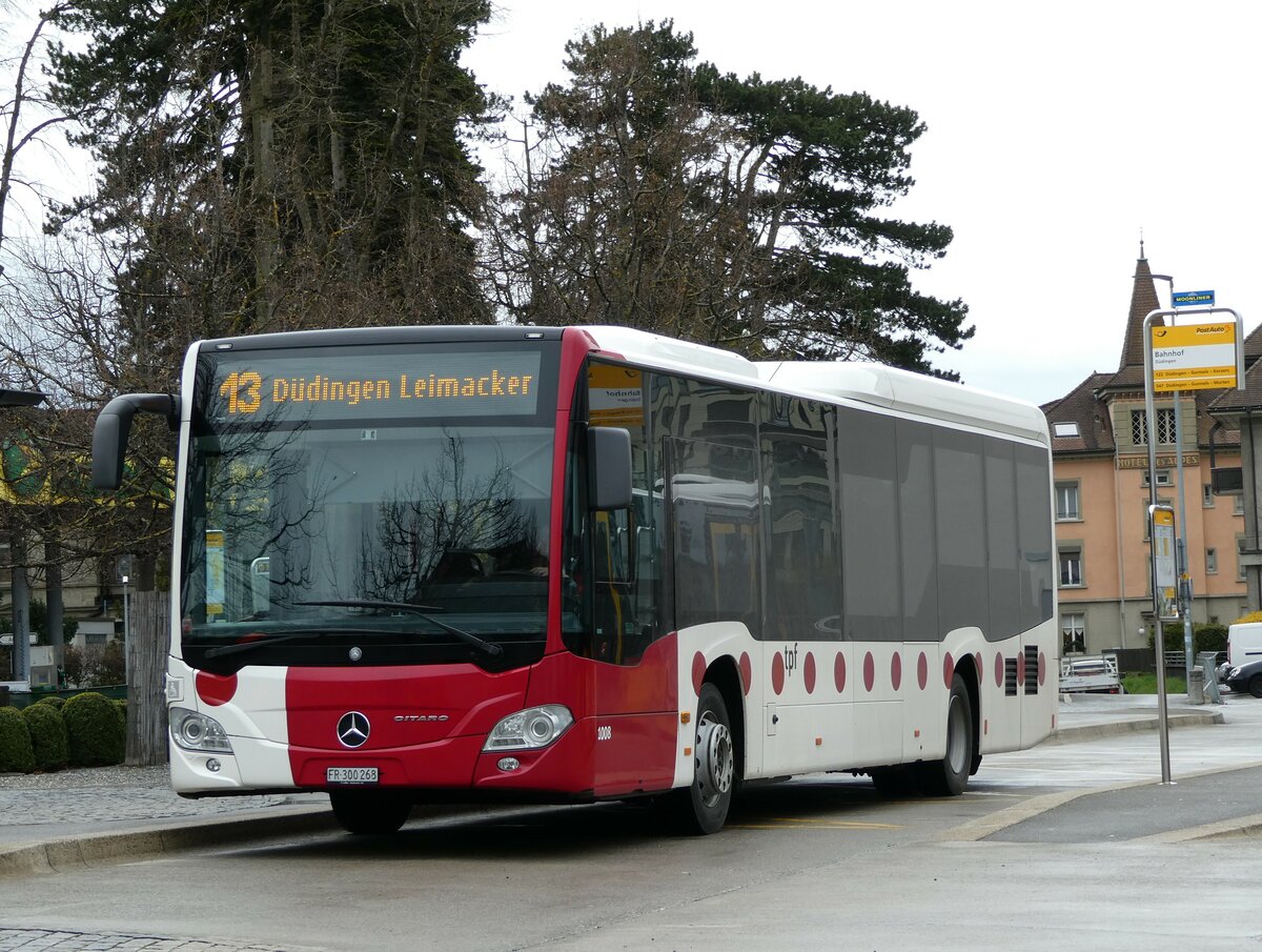 (234'237) - TPF Fribourg - Nr. 1008/FR 300'268 - Mercedes am 8. April 2022 beim Bahnhof Ddingen