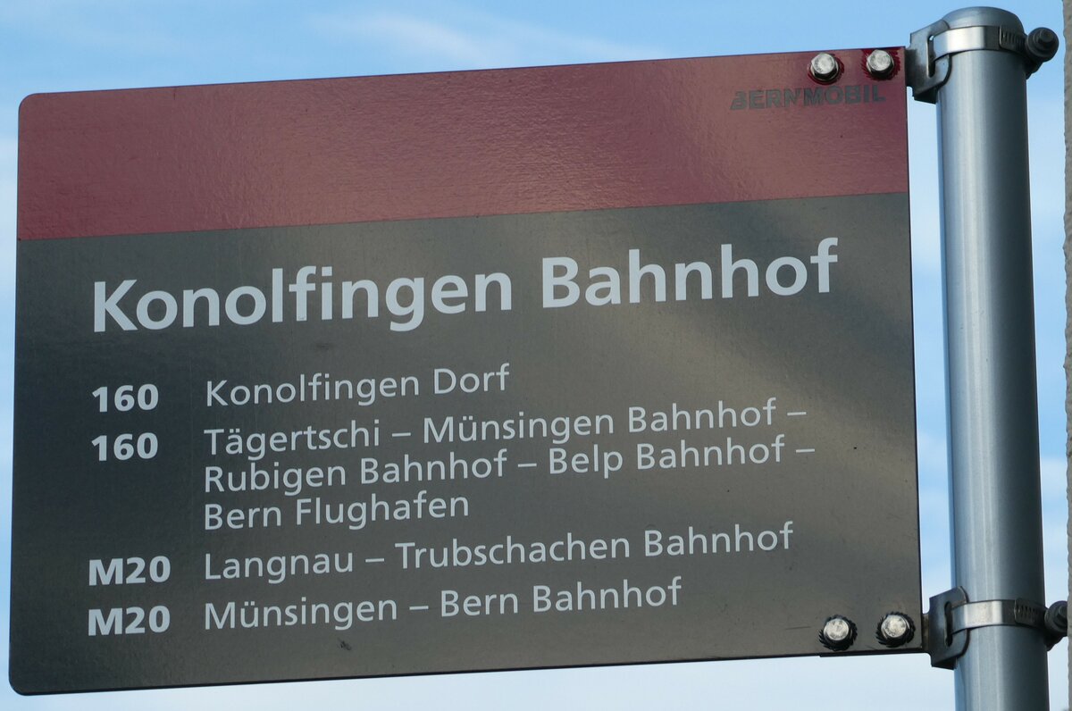 (235'248) - BERNMOBIL-Haltestellenschild - Konolfingen, Bahnhof - am 4. Mai 2022