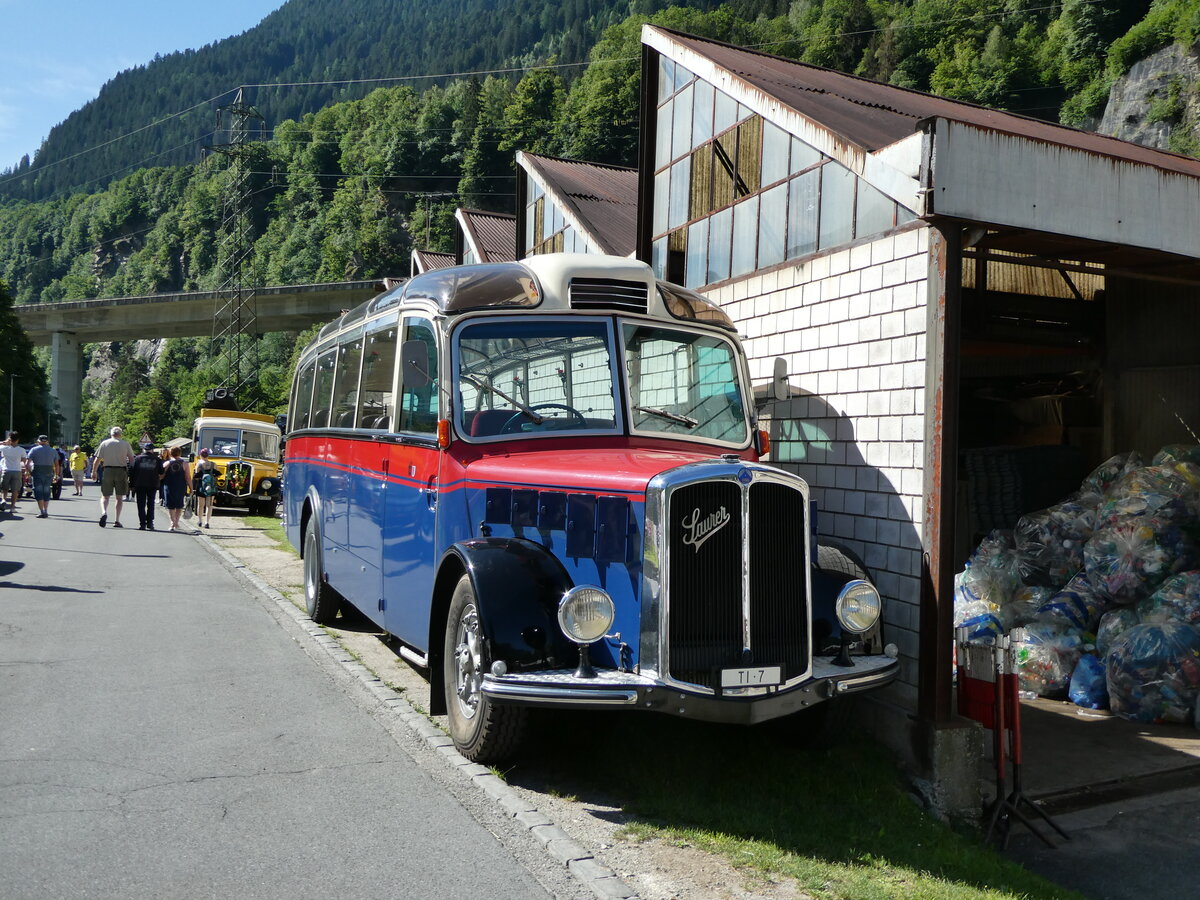 (237'040) - Repubblica e Cantone Ticino, Bellinzona - TI 7 - Saurer/Hess (ex TI 9; ex J+S, Bellinzona; ex M+79'532; ex P 23'141; ex P 2210) am 12. Juni 2022 in Faido, Garage Barenco