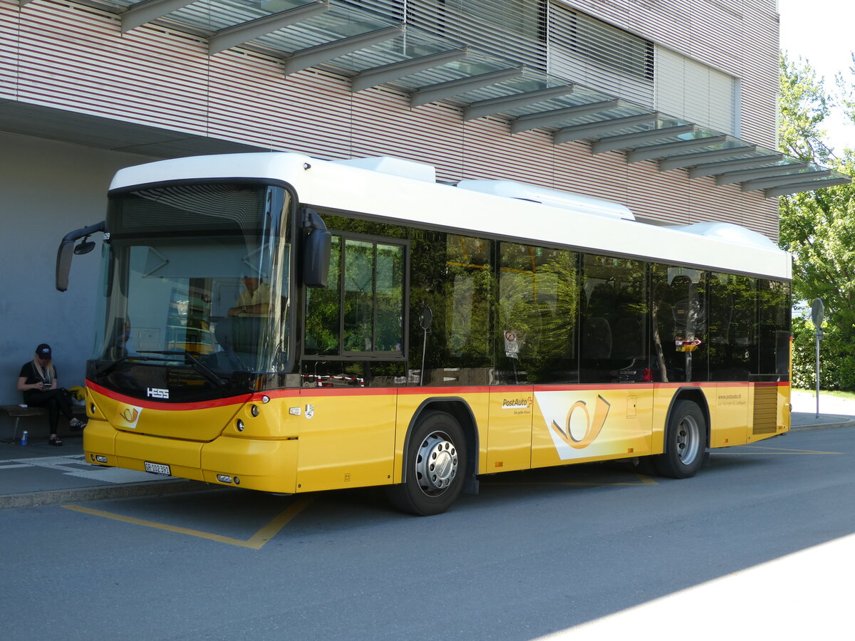 (237'158) - Gessinger, Bad Ragaz - GR 102'391 - Scania/Hess am 12. Juni 2022 beim Bahnhof Landquart