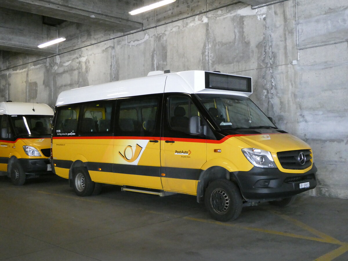 (237'786) - PostAuto Graubnden - GR 69'693 - Mercedes am 2. Juli 2022 in Thusis, Postautostation