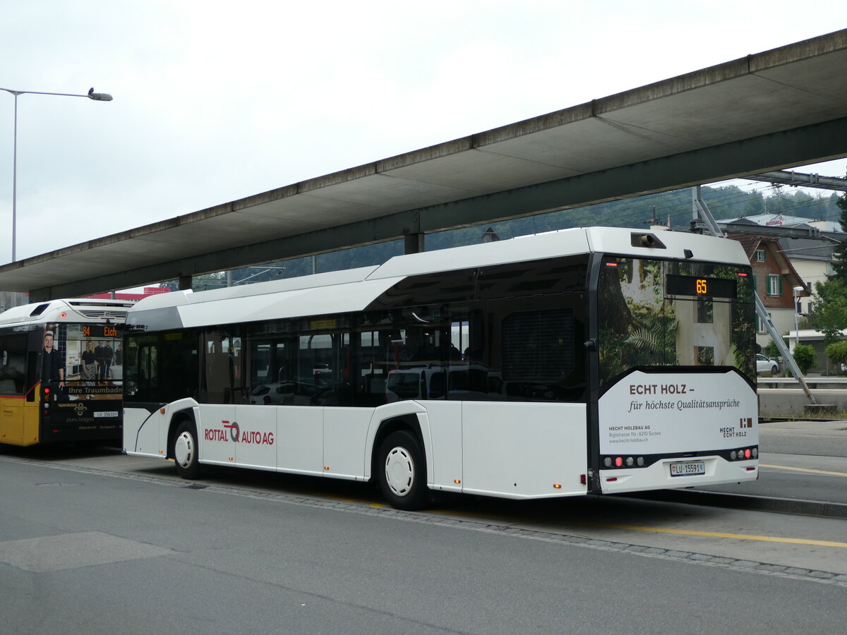 (239'501) - ARAG Ruswil - Nr. 52/LU 15'591 - Solaris am 27. August 2022 beim Bahnhof Sursee