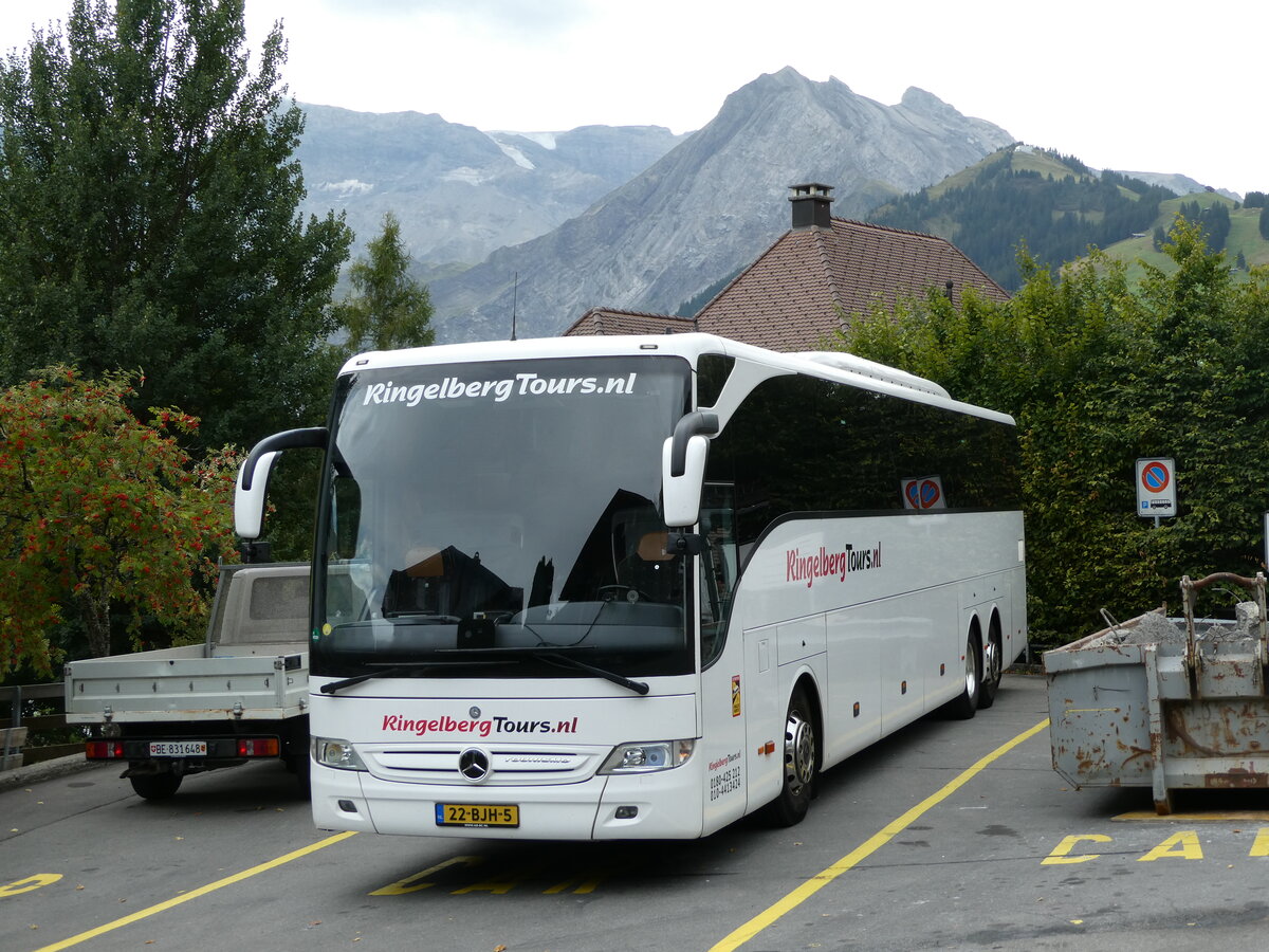 (239'968) - Aus Holland: Ringelberg, Ridderkerk - Nr. 154/22-BJH-5 - Mercedes am 6. September 2022 in Adelboden, Landstrasse