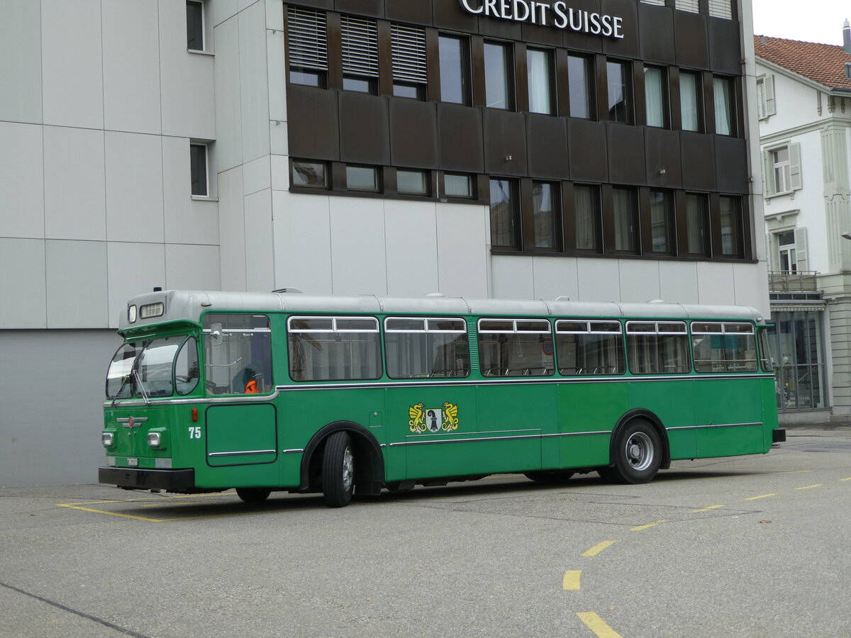 (240'743) - BVB Basel (RWB) - Nr. 75/BE 399'675 - FBW/FHS am 9. Oktober 2022 beim Bahnhof Burgdorf